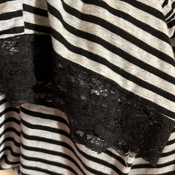 Honeydew soft and adorable 2-piece striped pajama set w/lace trim, size L - Picture 6 of 7